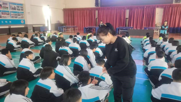 “心愿启航”速优公益实践团队助力盘锦弘毅中学新生适应初中生活